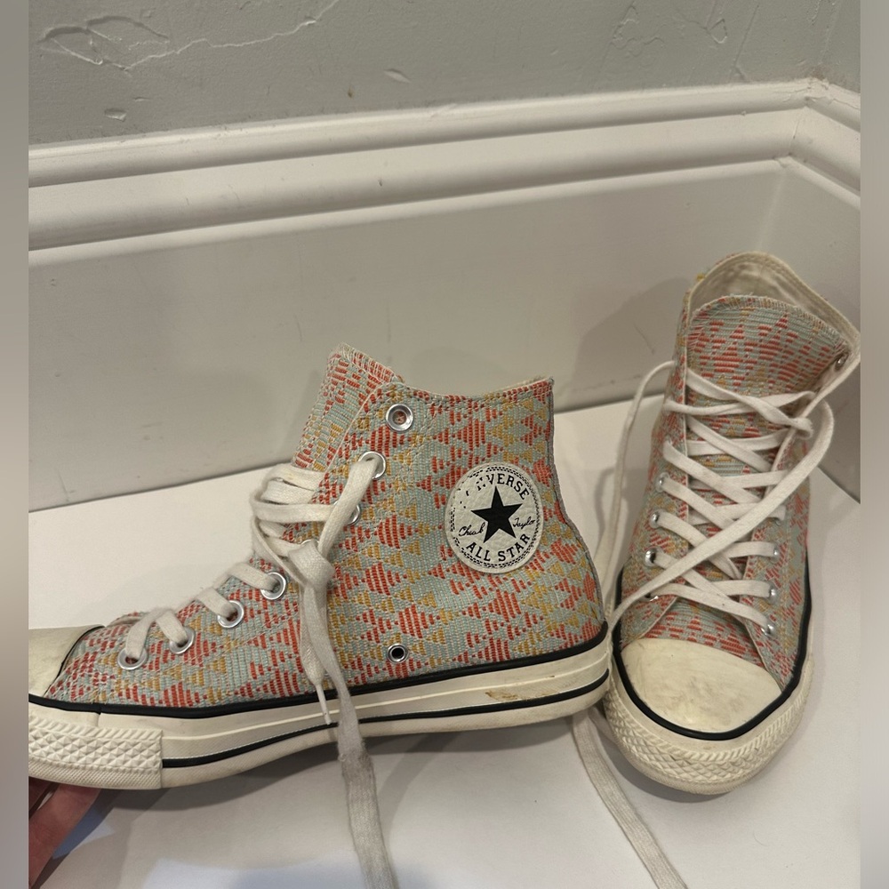Converse High Top US Size 9 Almost Perfect Condition